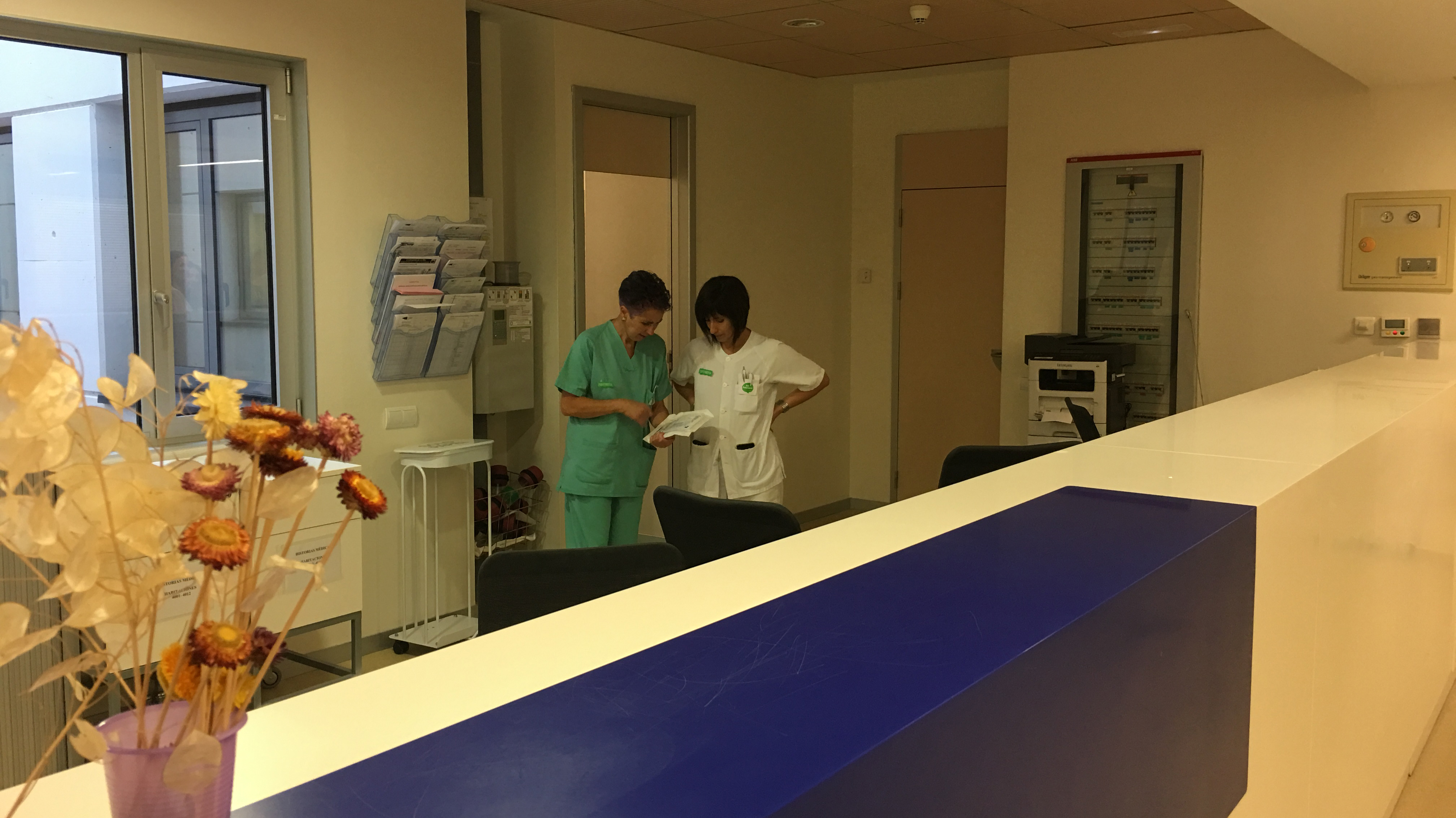 Dos enfermeras en el Hospital Río Hortega de Valladolid (archivo)